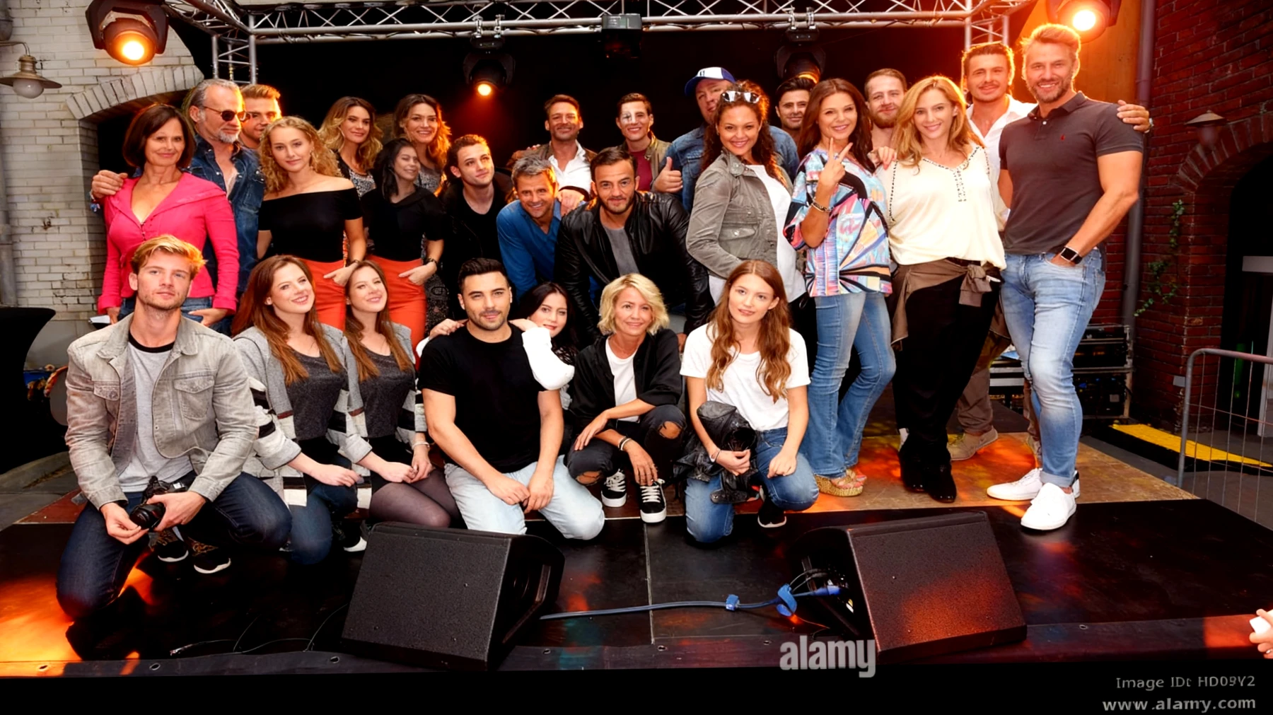 Unter uns2025-12-06T05:40:11.000Z"